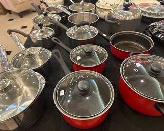 Many nice cookware pieces