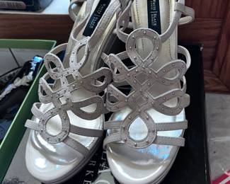 white house black market