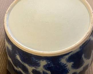 bottom view of the lidded jar in the previous photo.