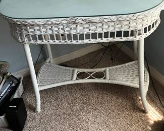 $80 White wicker table 36 x 21 x 30T