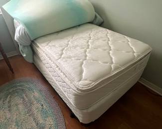$450 pair of twin beds