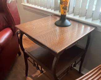 $220 American oak square table 23 x 23 x 29