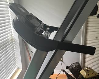 $400 Spirt Treadmill XT 185 paid 2,000 in 2020 new