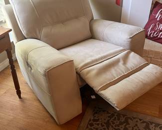$295 Microsuede off white electric recliner 41W x 43 x 35 - very good condition, no stain, just light hitting on pic. 