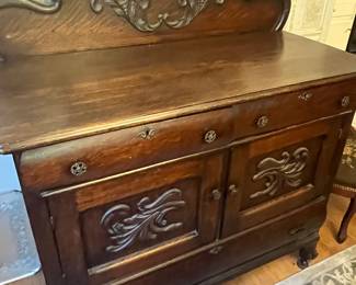 $580 Antique Oak Sideboard 22 x 48 x 55H