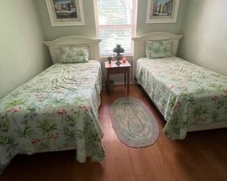 $450 pair of twin beds