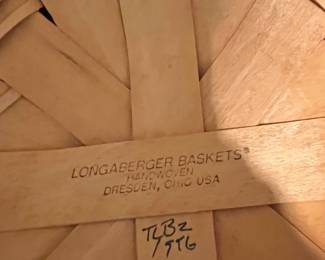 $36 Longerberger covered basket 10"R