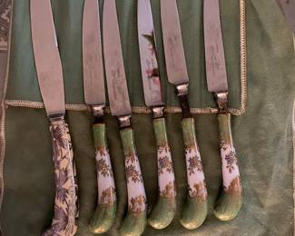 $30 - set of fruit knifes from England, porcelain handles 