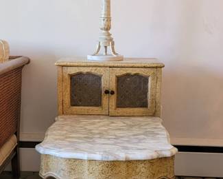 1940s/50s side table with 3 legs and marble top