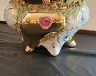 Vintage lidded bowl Italian porcelain/Capodimonte 