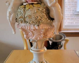 vintage/mid century Italian/Capodimonte cherub lamp
