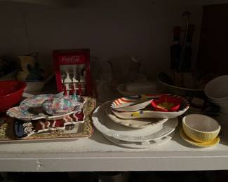 Lots of kitchen and decor