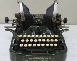 Oliver #9 typewriter bat wing style