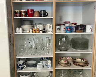 Assorted everyday kitchen items