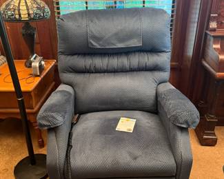 Electric lift chair by Golden. Excellent condition! $300