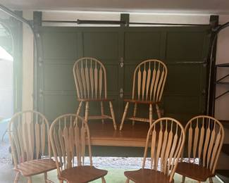 Farmhouse style dining table w/6 chairs $250