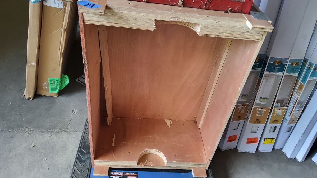 FLOOR JACK AND GARAGE CLEAN OUT in Lorain, OH starts on 5/22/2024