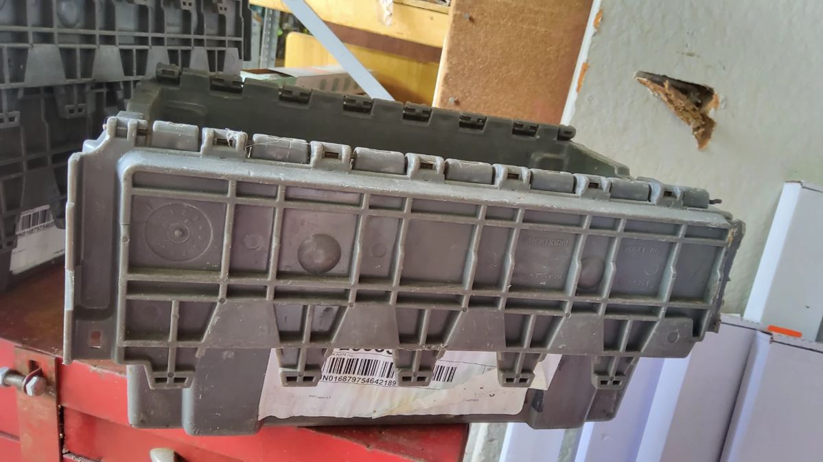 FLOOR JACK AND GARAGE CLEAN OUT in Lorain, OH starts on 5/22/2024