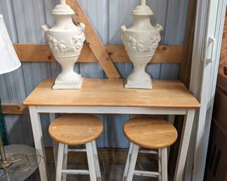 High-Too Table & 2 Stools