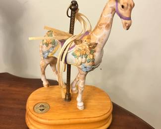 Giraffe Musicbox