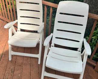 Folding patio chairs