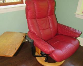 2nd STRESSLESS Ekorne console chair with swing arm table