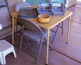 Simple table and folding chairs(x3)