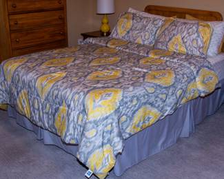 Queen bed with night stands