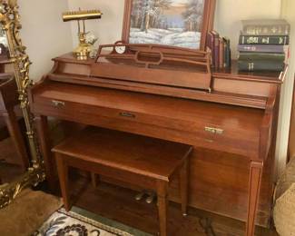 Baldwin Piano w/Bench