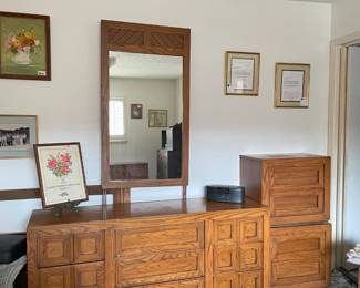 Bedroom suite (Headboard, dresser with mirror, 2 nightstands)