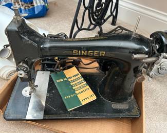 antique Singer, no case or cabinet