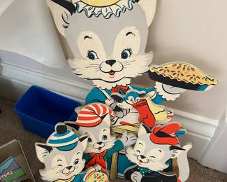 The 3 little kittens who lost their mittens