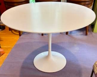 101. Knoll Saarinen Tulip Table (42")