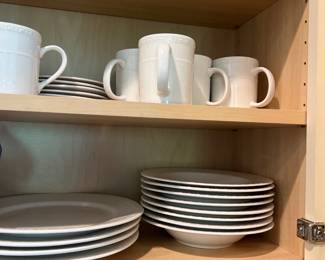 white plates and mugs