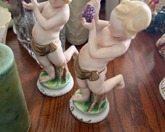 cherubs holding grapes