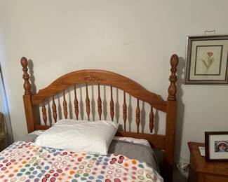 Full/Queen headboard (does not match the bedroom set). Excellent condition