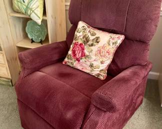 Golden Tech  Lift/Recliner Chair