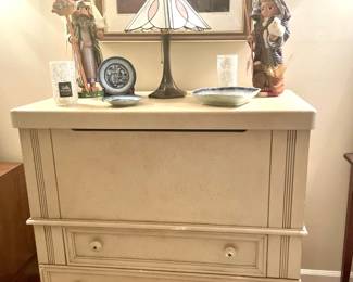 Painter's Shed Broyhill 2-Drawer Blanket Chest