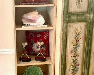 Door Stops, Shells Books