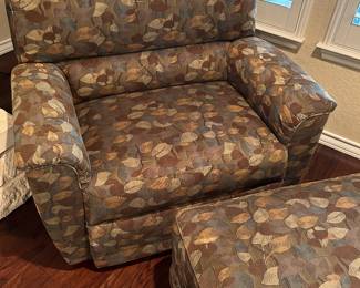 Oversized La-Z-Boy Electric Recliner with Matching Storage Ottoman