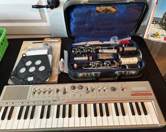 Vintage Buffet Clarinet/
Casio Casiotone MT-46 Analog Keyboard Piano