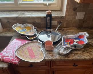 Character pan molds