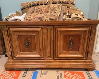  Croscill King Bedding Set