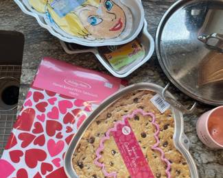 Character pan molds