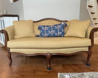 Ethan Allen Evette Settee, Throw pillow