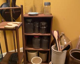 Anyone that tells you this sale doesn't have earthen ware is telling you a crock.