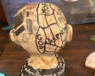 Back of Svee
1994 
Made of Eggshells 