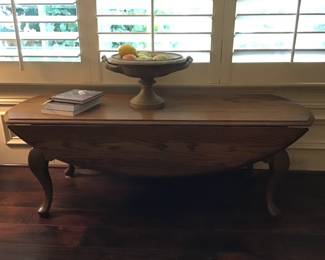 Null oak coffee table