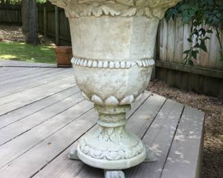 Concrete planter with feet