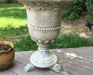Concrete planter with feet